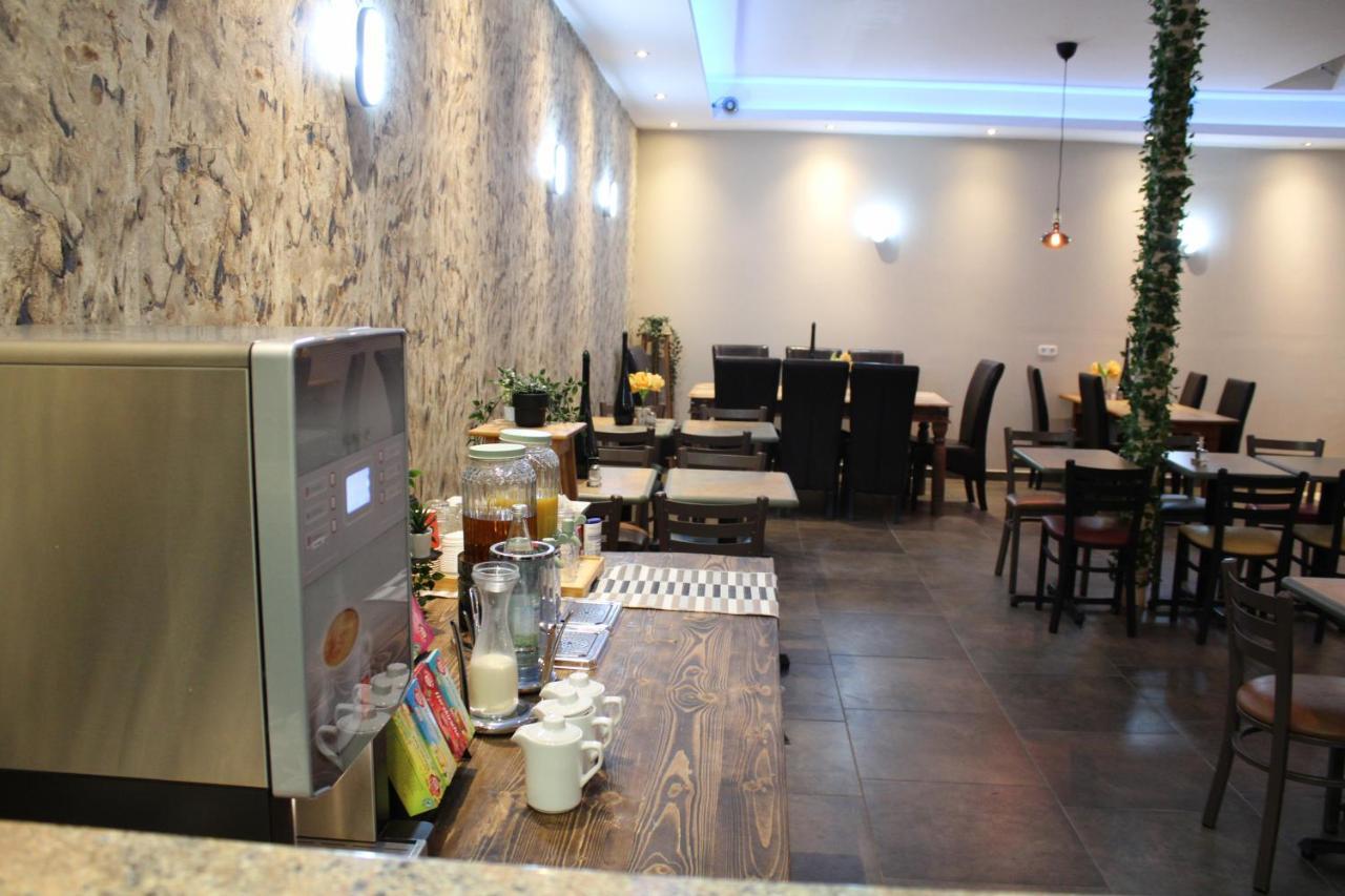 Hotel Maximo พินเนแบร์ก ภายนอก รูปภาพ