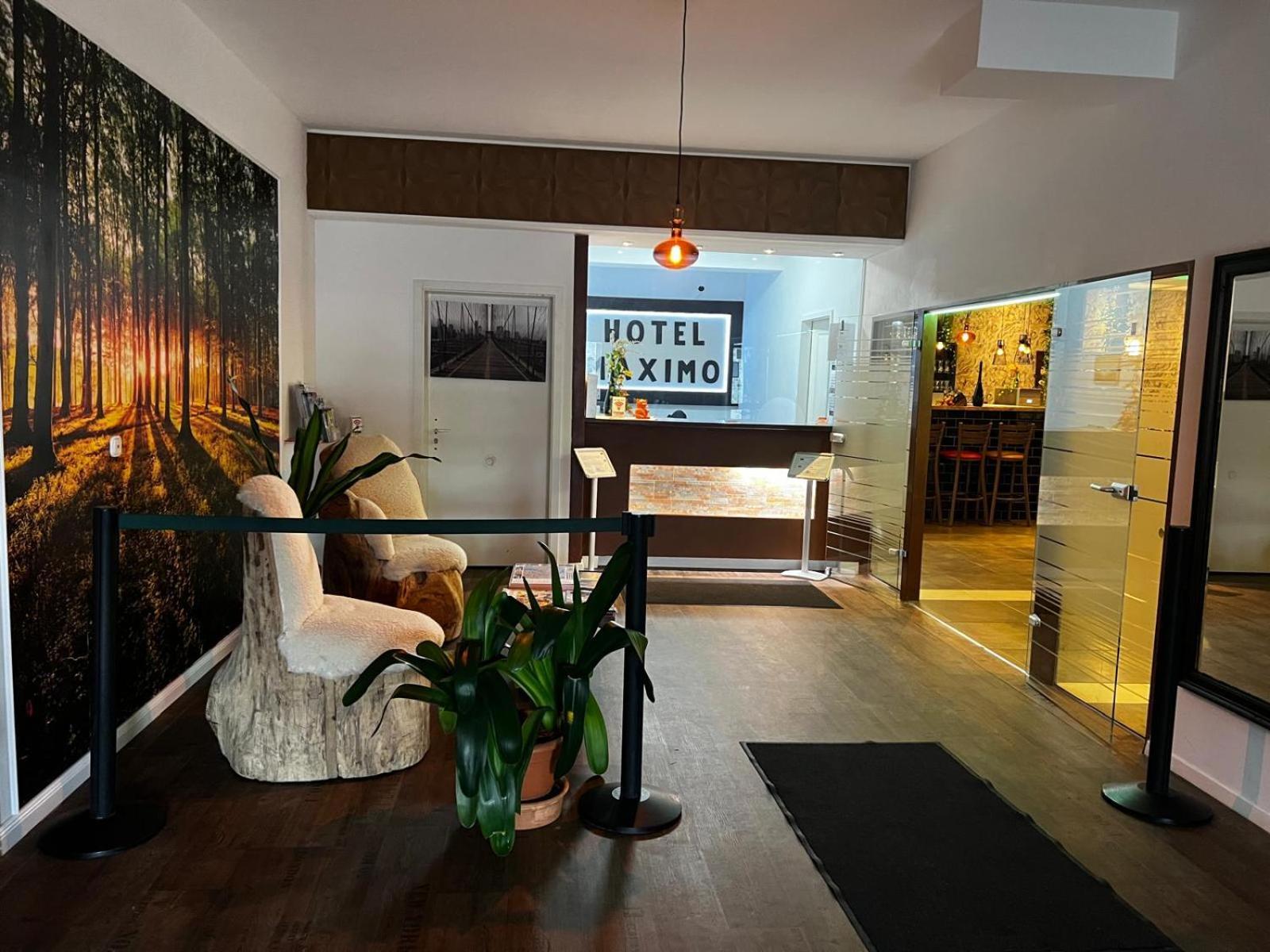Hotel Maximo พินเนแบร์ก ภายนอก รูปภาพ