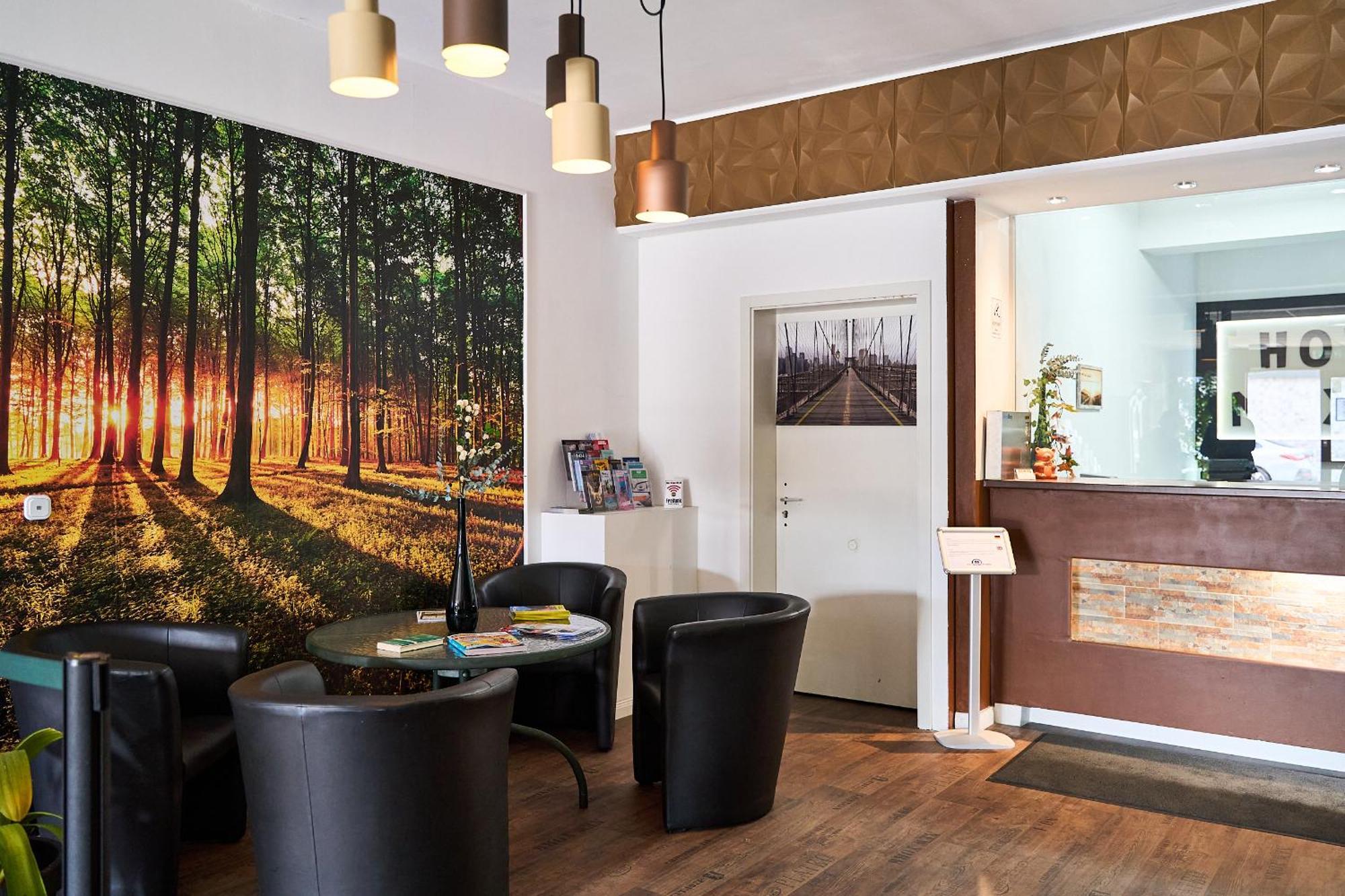 Hotel Maximo พินเนแบร์ก ภายนอก รูปภาพ