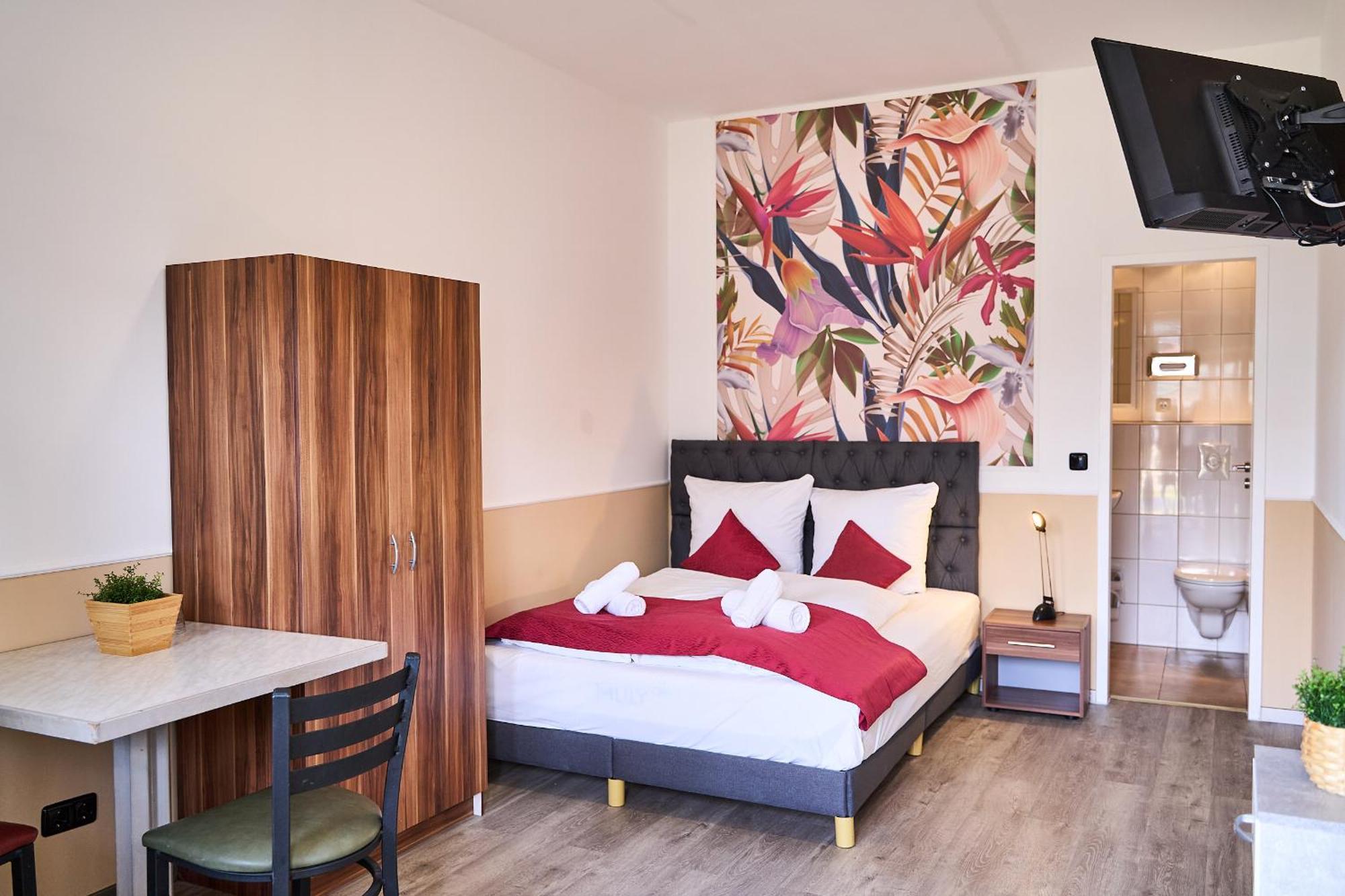 Hotel Maximo พินเนแบร์ก ภายนอก รูปภาพ