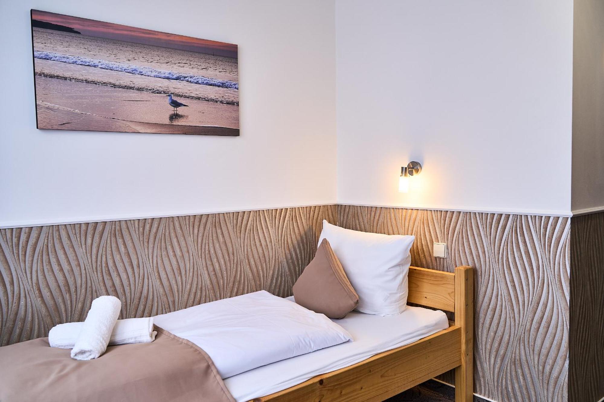 Hotel Maximo พินเนแบร์ก ภายนอก รูปภาพ