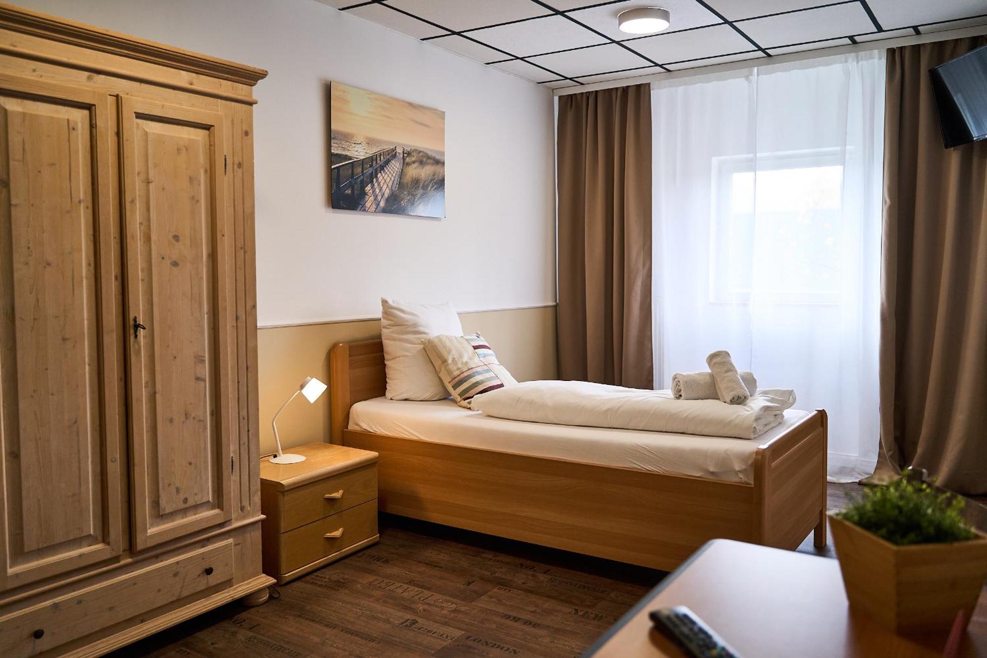 Hotel Maximo พินเนแบร์ก ภายนอก รูปภาพ