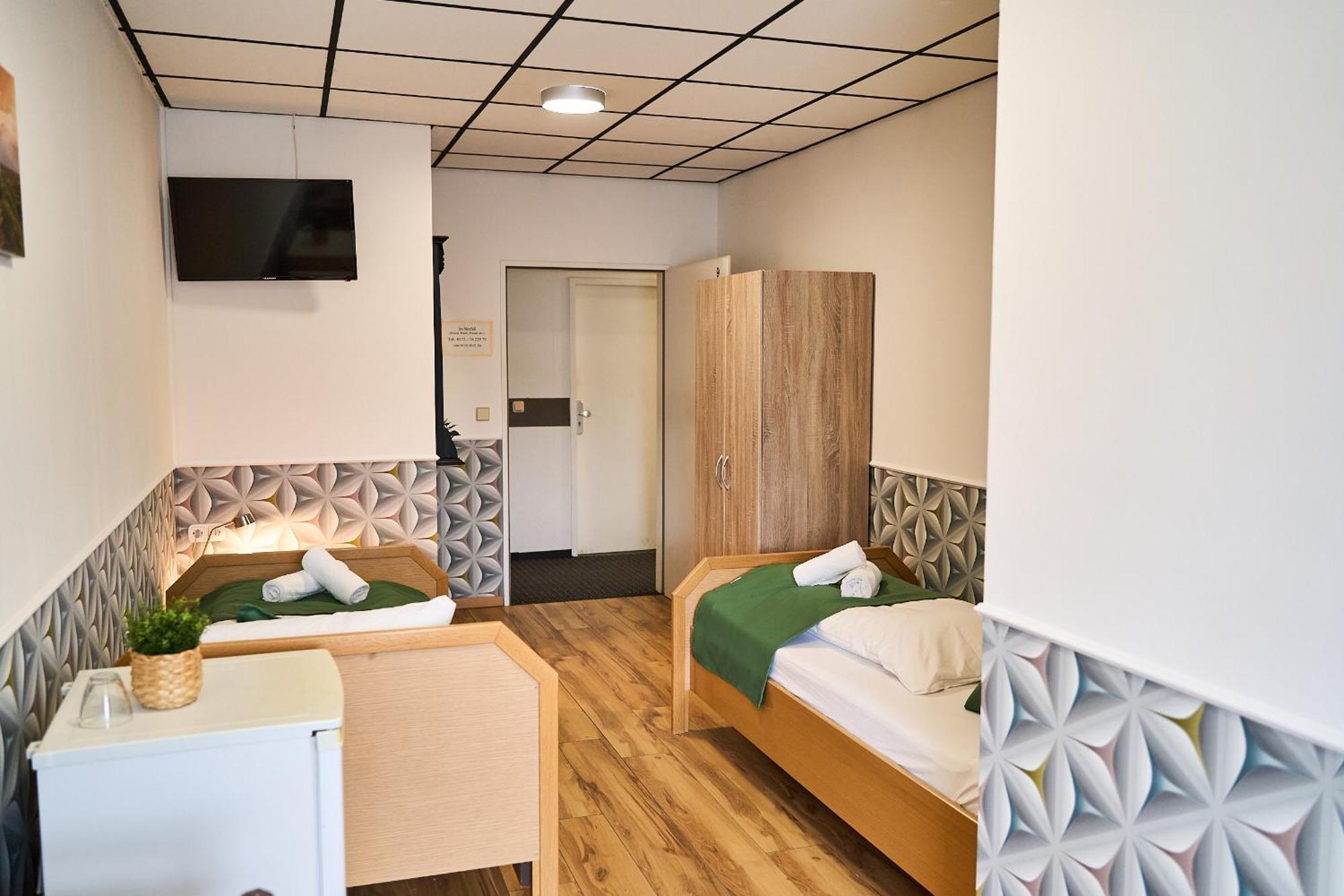 Hotel Maximo พินเนแบร์ก ภายนอก รูปภาพ