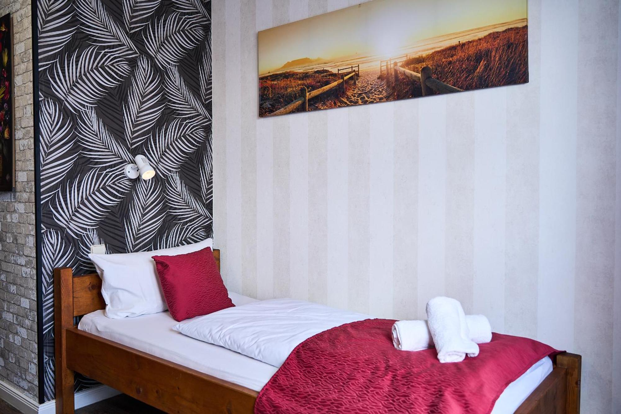 Hotel Maximo พินเนแบร์ก ภายนอก รูปภาพ